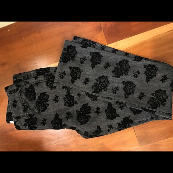 Black Rose CHICO'S platinum denim jeans. Size 0 - Picture 5 of 6